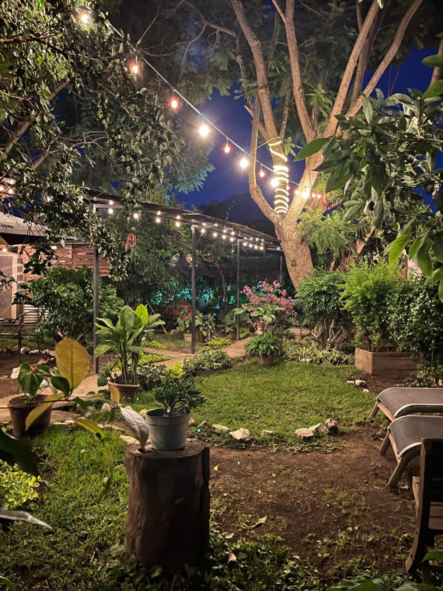 Hostal Antigueeno Antigua Zewnętrze zdjęcie