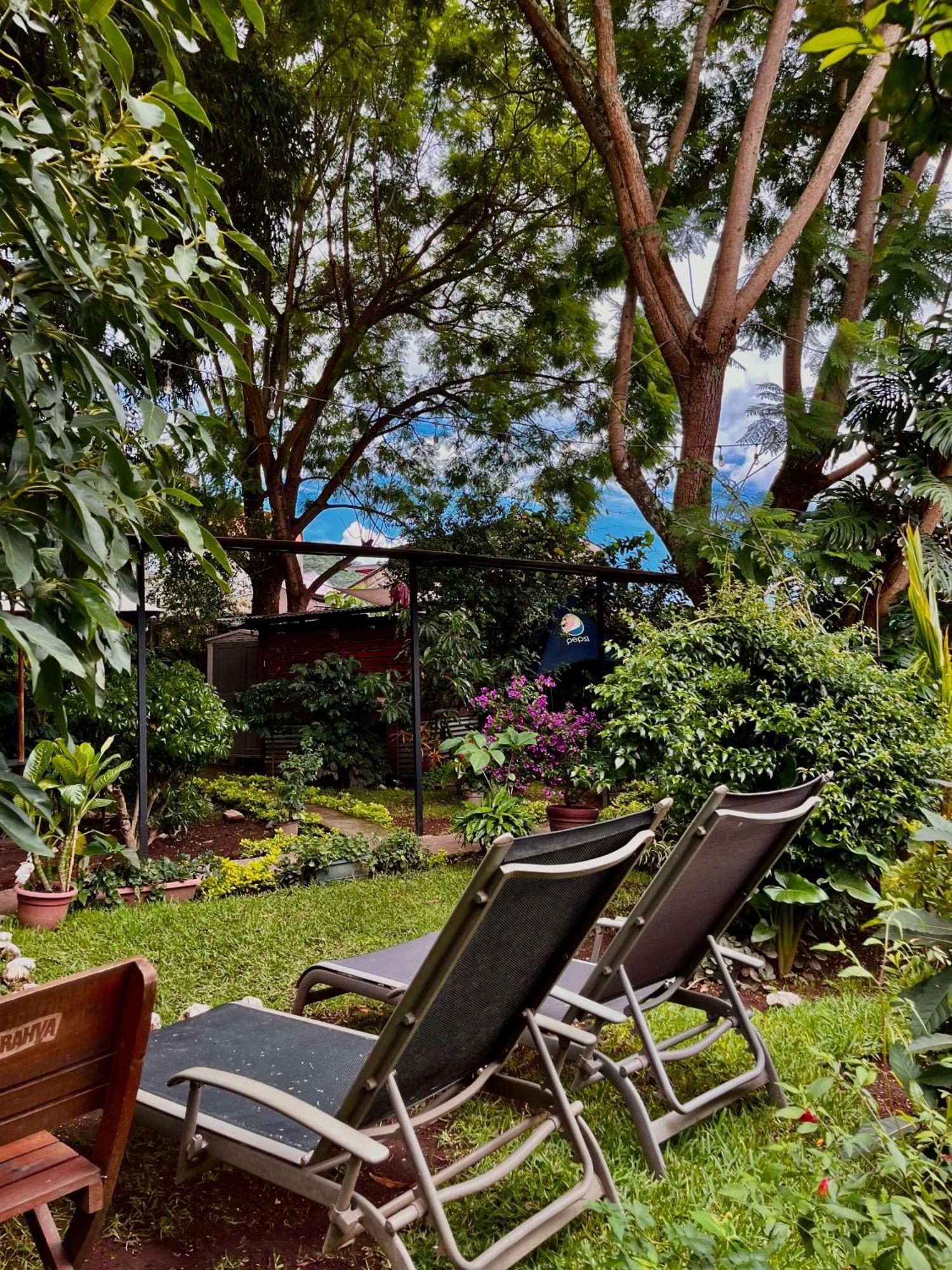 Hostal Antigueeno Antigua Zewnętrze zdjęcie