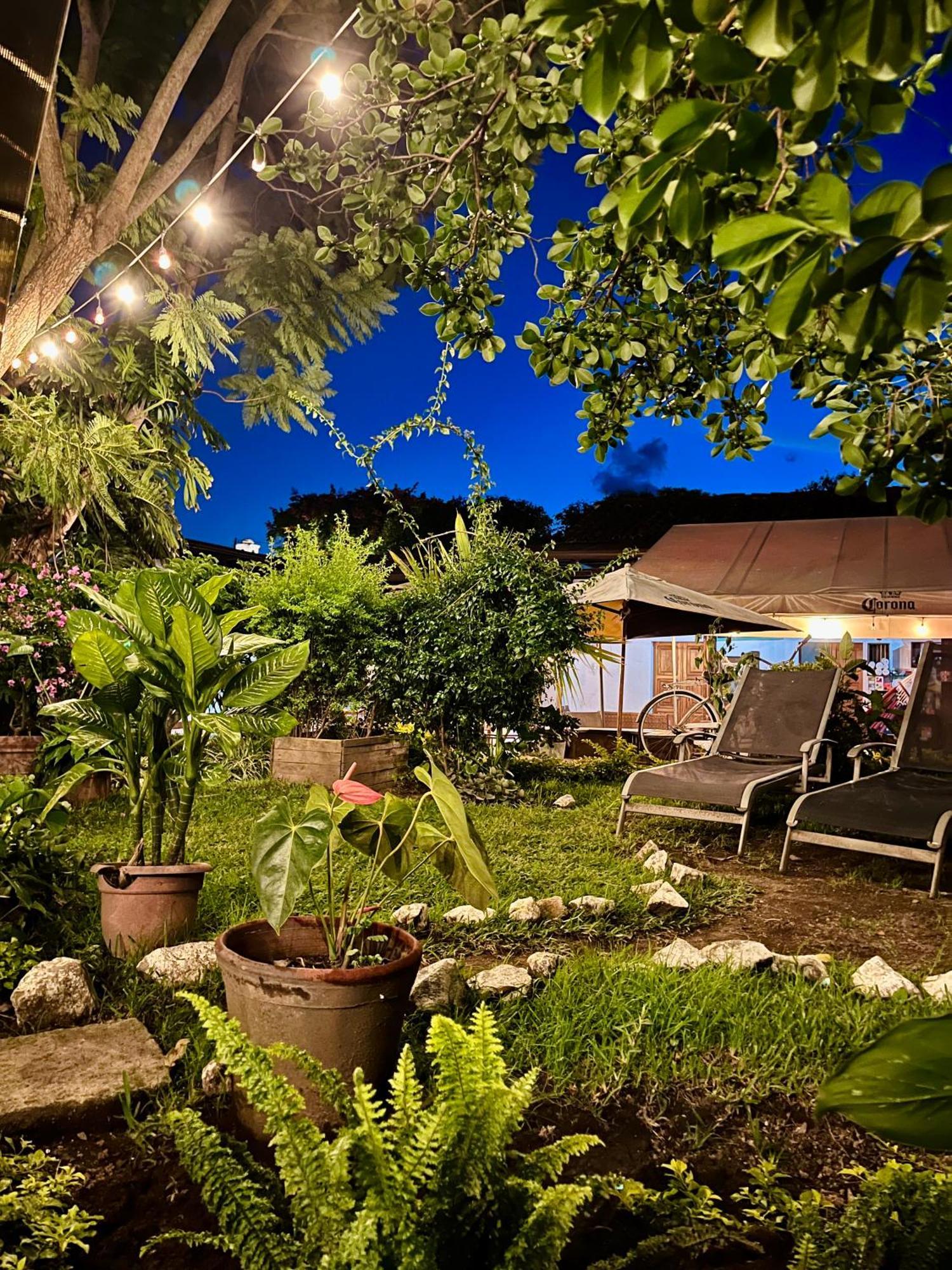 Hostal Antigueeno Antigua Zewnętrze zdjęcie