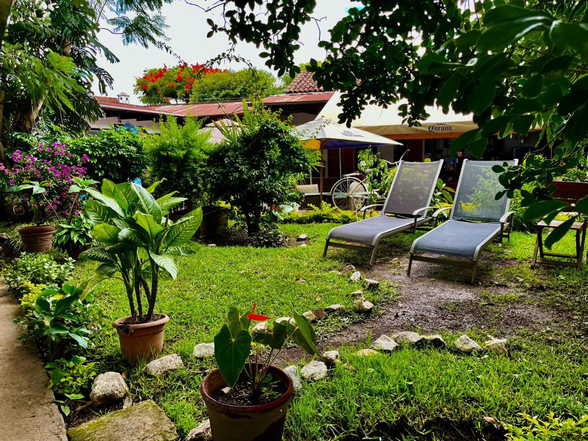 Hostal Antigueeno Antigua Zewnętrze zdjęcie