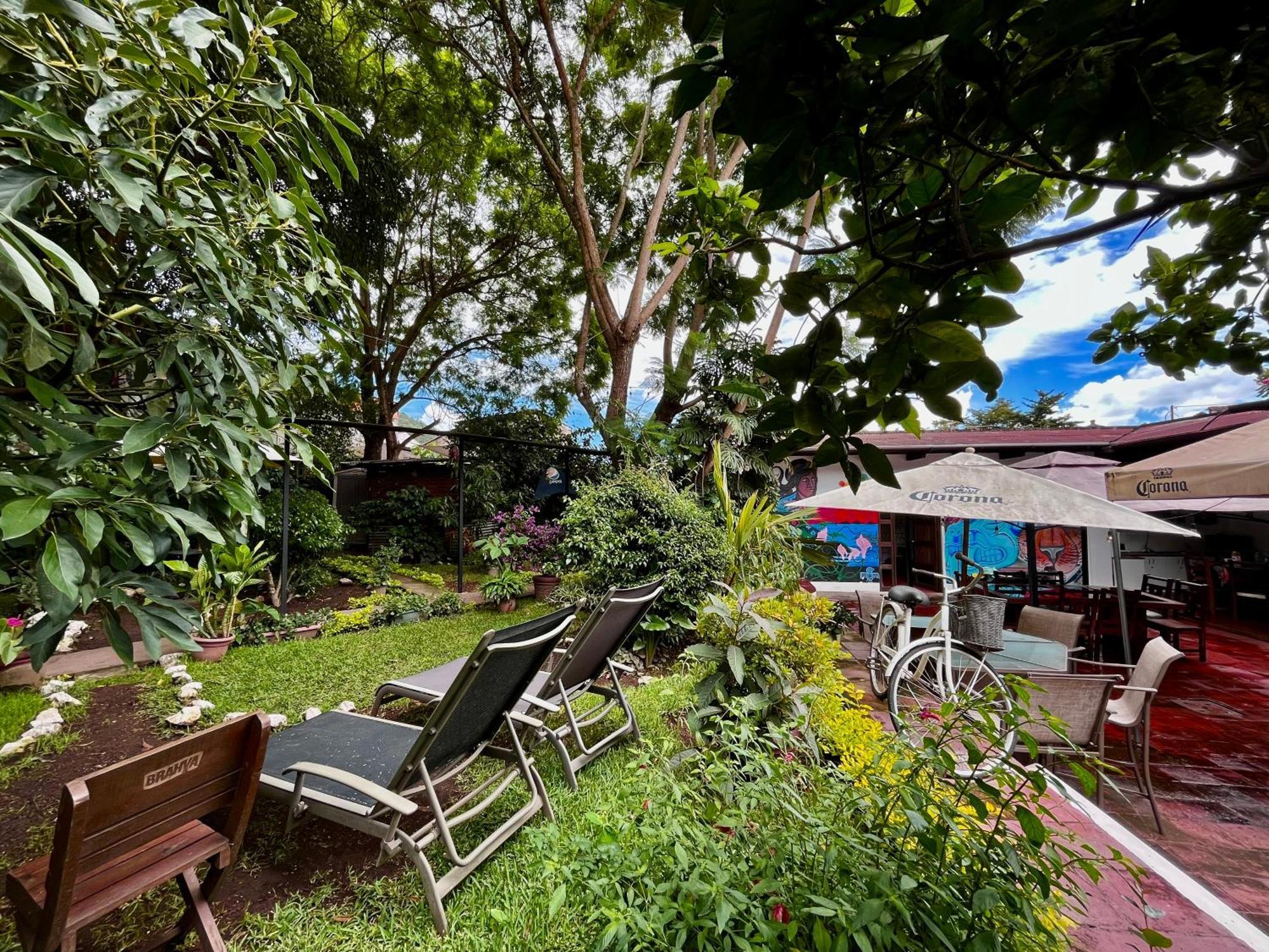 Hostal Antigueeno Antigua Zewnętrze zdjęcie