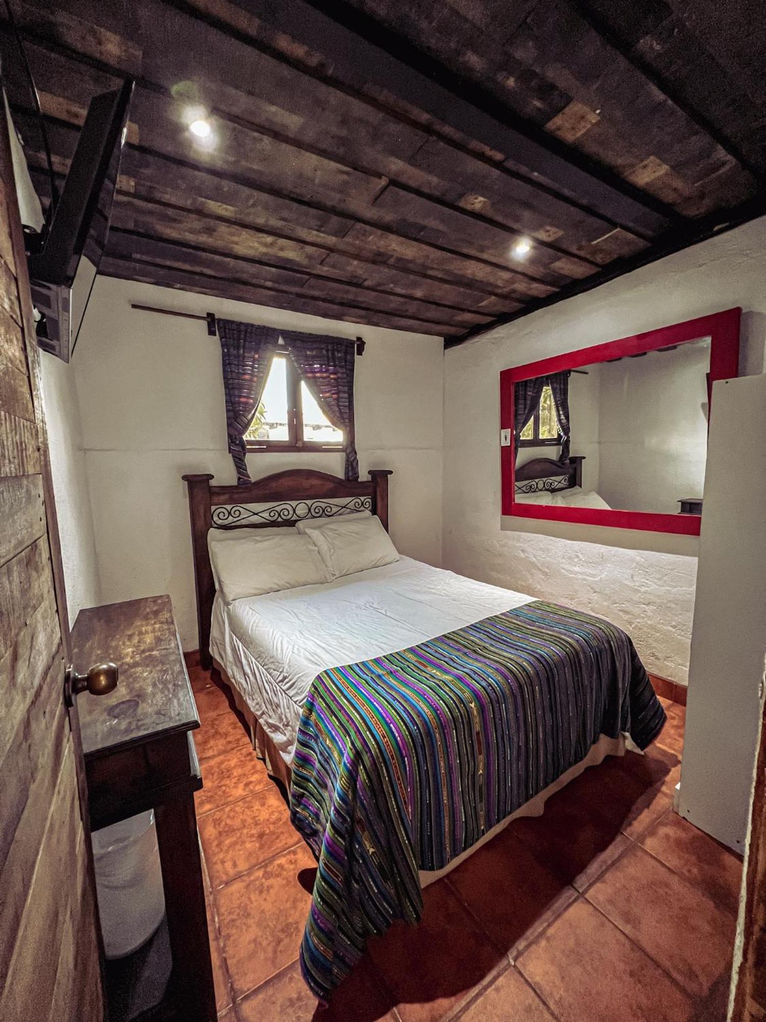 Hostal Antigueeno Antigua Zewnętrze zdjęcie