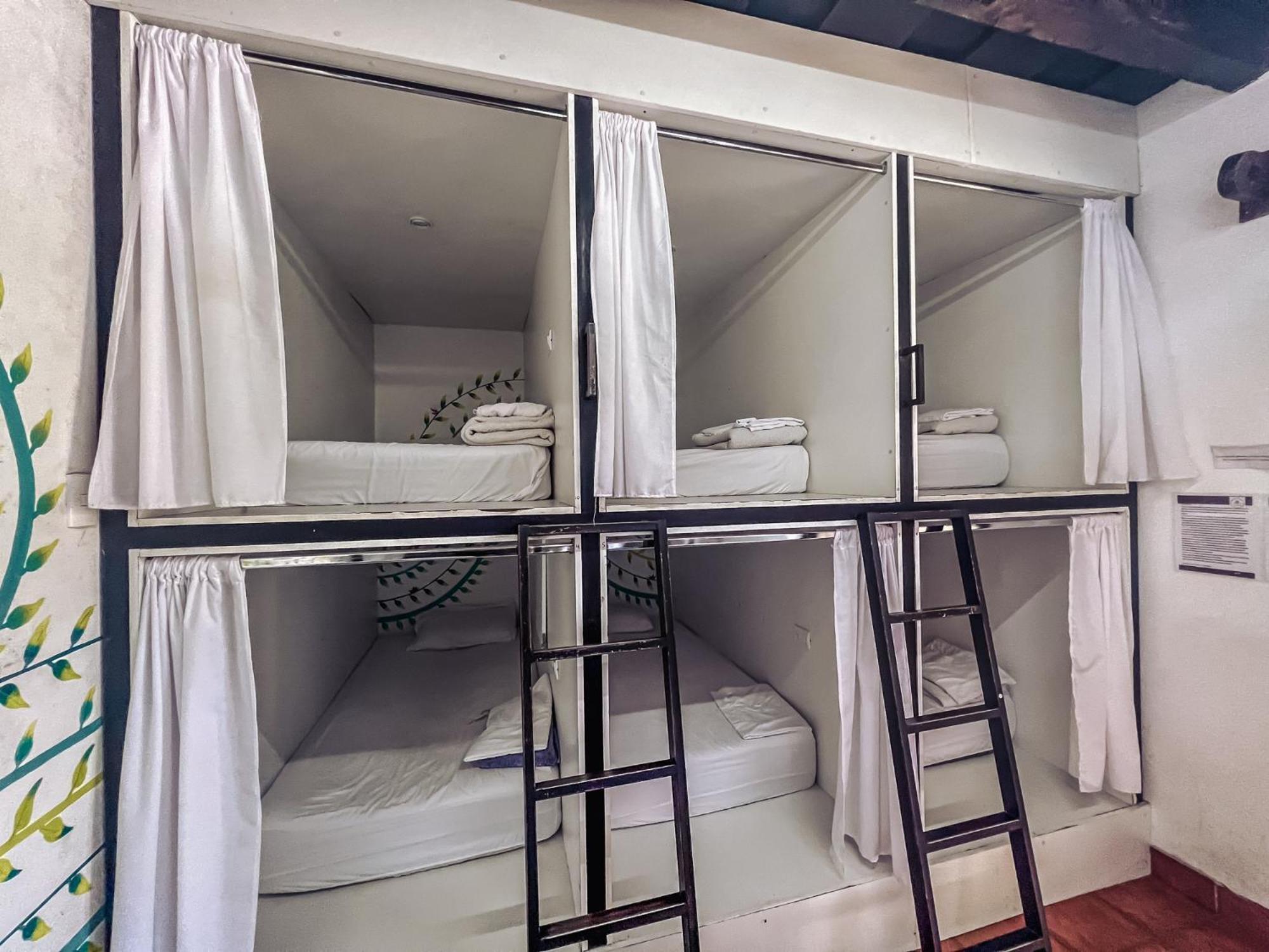 Hostal Antigueeno Antigua Zewnętrze zdjęcie