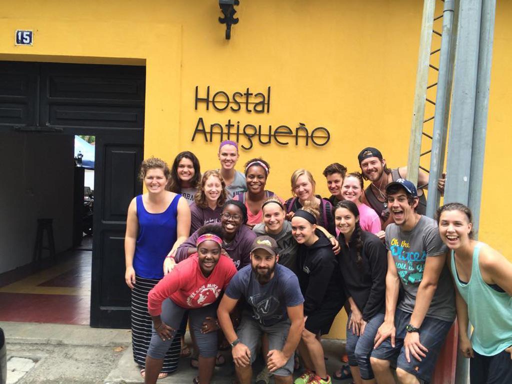Hostal Antigueeno Antigua Zewnętrze zdjęcie